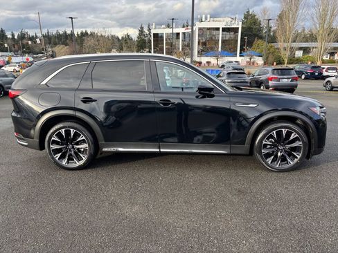 Used 2024 MAZDA CX-90 Plug-In Hybrid w/ Premium Pkg image 4