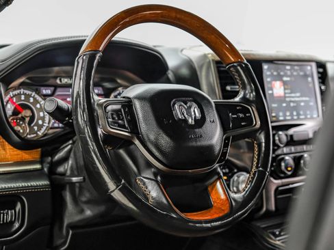 Used 2019 RAM 1500 Limited AWD/4WD image 18