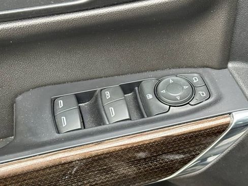 Used 2021 Chevrolet Silverado 1500 LT Trail Boss image 12