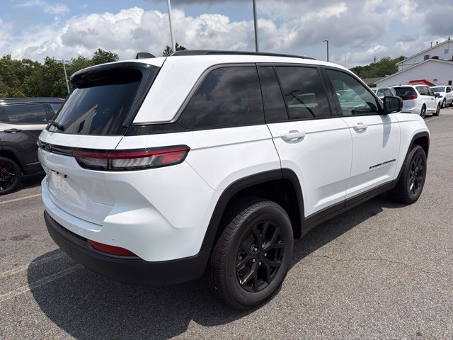 New 2026 Jeep Grand Cherokee Altitude AWD/4WD image 3