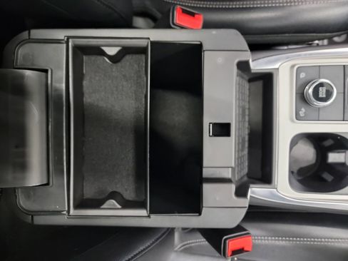 Used 2022 Ford Explorer Limited w/ Equipment Group 301A image 24