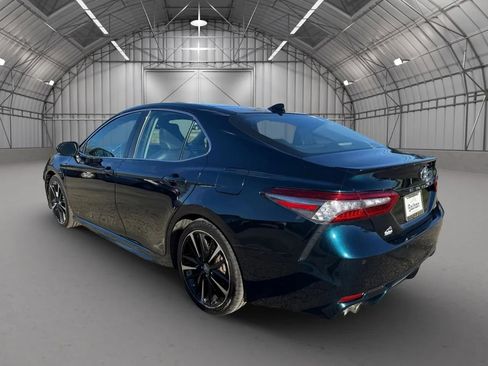 Used 2018 Toyota Camry XSE image 4
