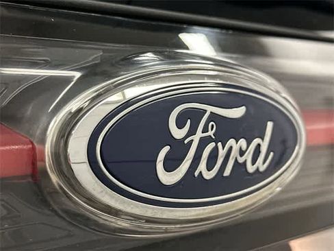 Used 2018 Ford Edge SEL image 26