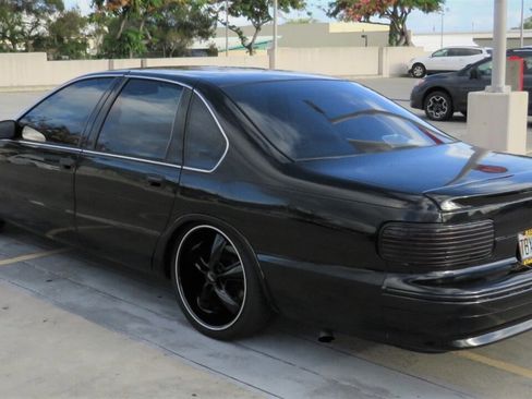 Used 1995 Chevrolet Impala SS image 3
