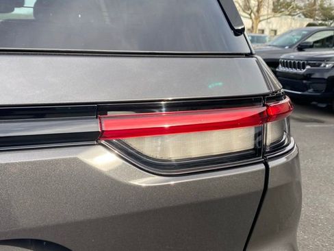 Used 2024 Jeep Grand Cherokee Limited 4xe image 18