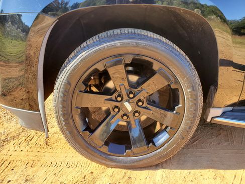 Used 2015 Cadillac Escalade Luxury image 8