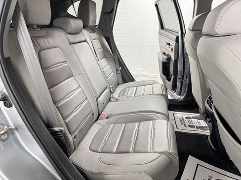 Used 2019 Honda CR-V Touring image 11