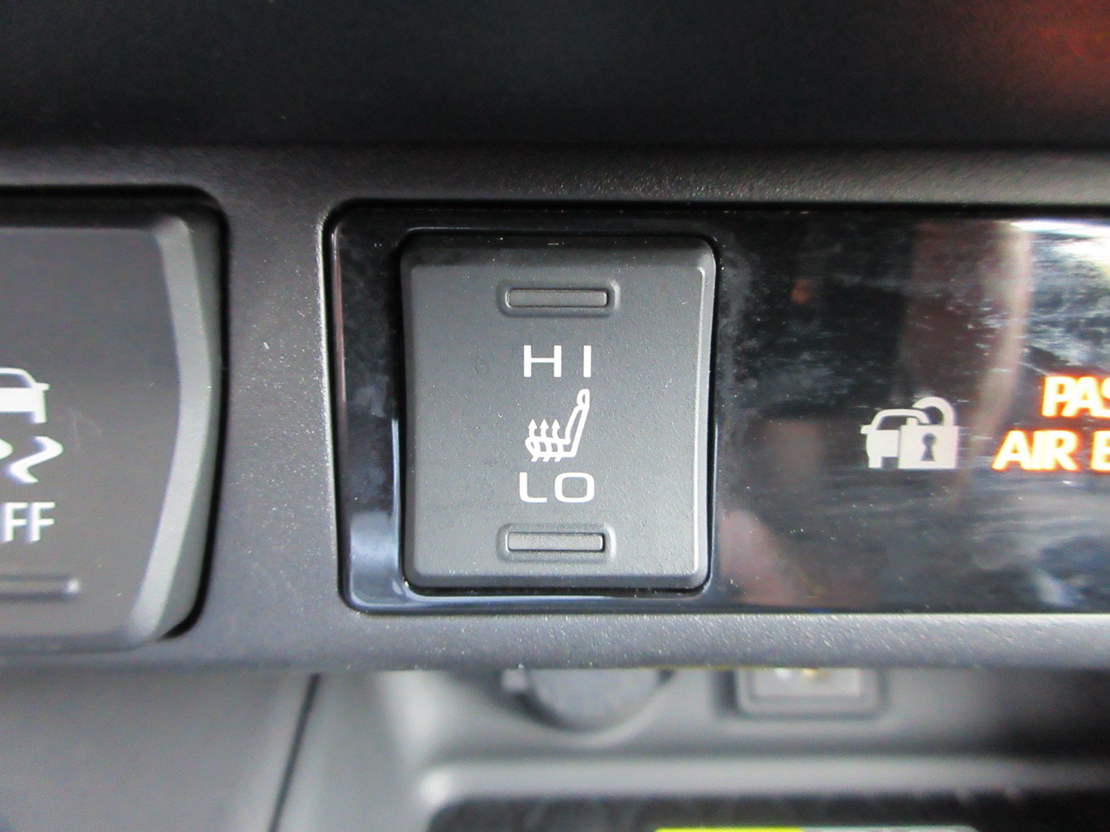 Used 2024 Toyota RAV4 XSE w/ Advanced Technology Package AWD/4WD image 43