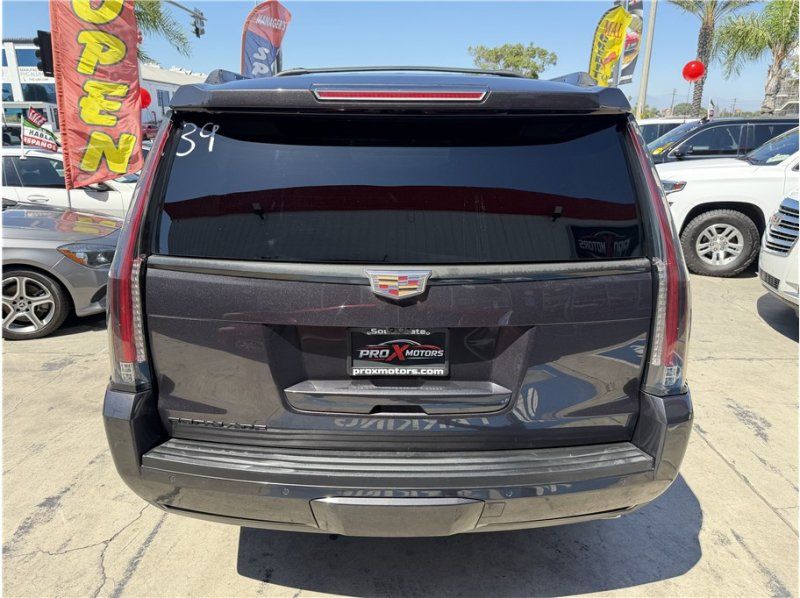 Used 2018 Cadillac Escalade Premium Luxury AWD/4WD image 14