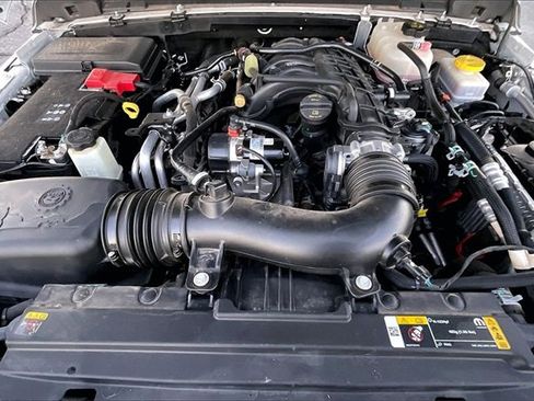 Certified 2023 Jeep Wrangler Unlimited Rubicon w/ Cold Weather Group image 9