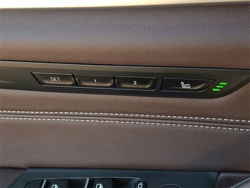 Used 2023 BMW 530e xDrive w/ Premium Package image 30