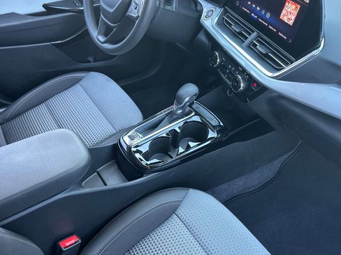 Used 2024 Chevrolet Trax LT image 20