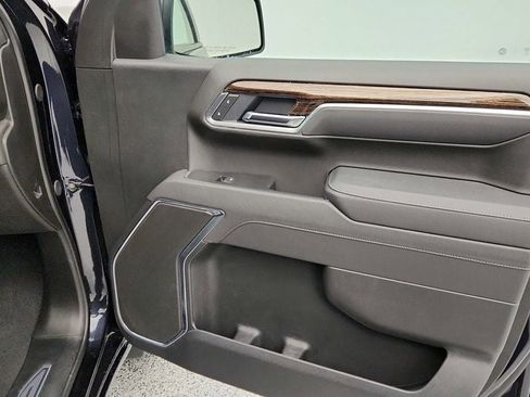 Used 2025 GMC Sierra 1500 Elevation image 25