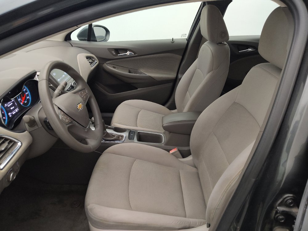 Used 2017 Chevrolet Cruze LT FWD image 17