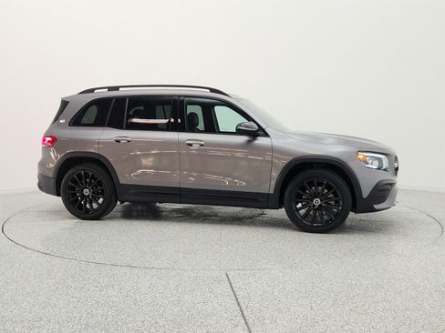 Used 2022 Mercedes-Benz GLB 250 image 4