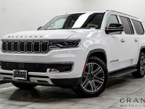 Used 2024 Jeep Wagoneer L Series II w/ Flexible Seating Group AWD/4WD image 1
