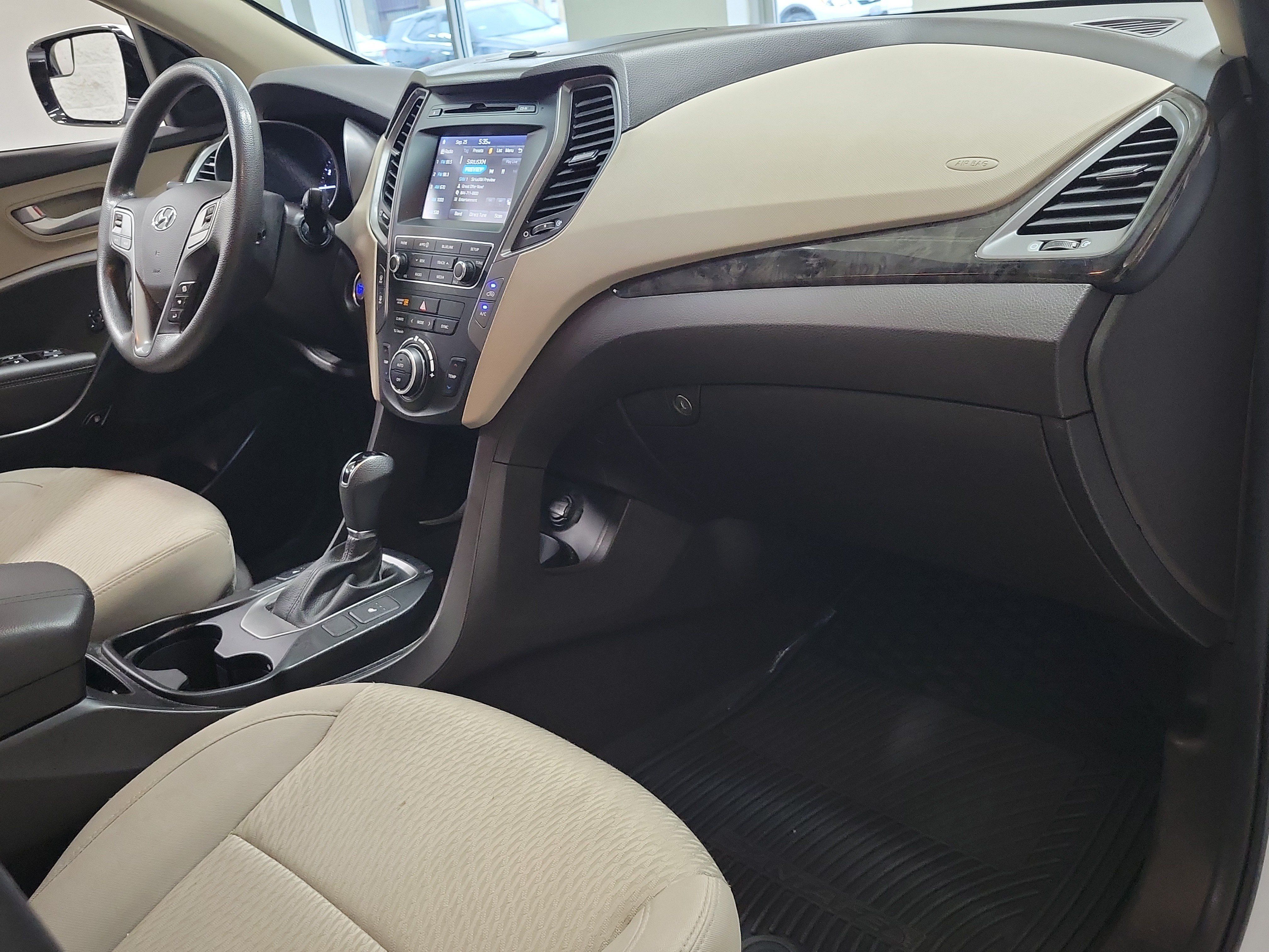 Used 2017 Hyundai Santa Fe Sport w/ 2.4L Value Package 06 FWD image 11