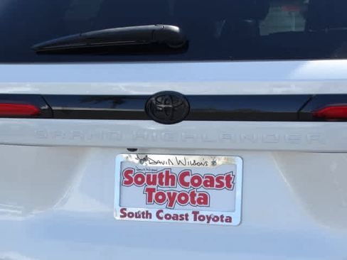 Used 2024 Toyota Grand Highlander AWD image 11