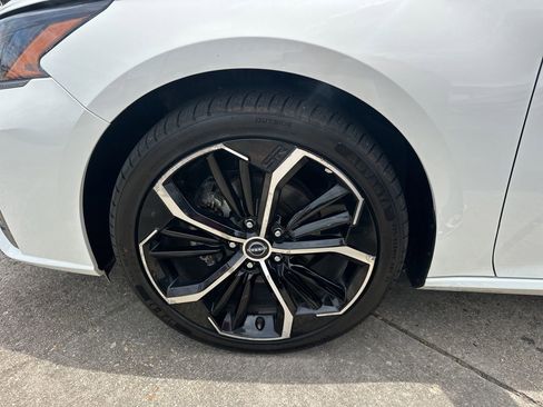 Used 2024 Nissan Altima 2.5 SR FWD image 7