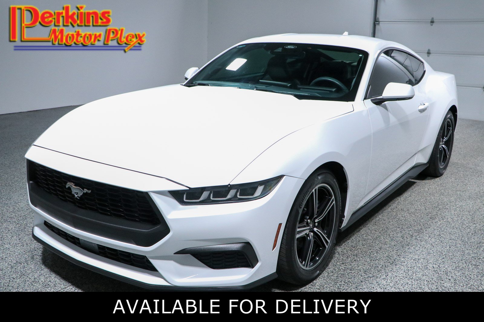 Used 2024 Ford Mustang Coupe RWD image 1