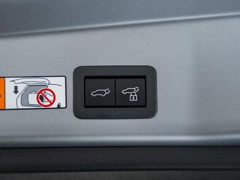 Used 2026 Toyota Corolla Cross XSE image 10