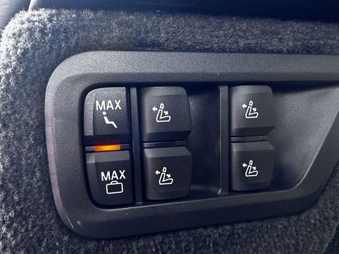 Used 2022 BMW X7 xDrive40i w/ Premium Package image 33