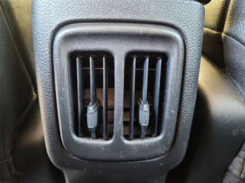 Used 2021 Jeep Compass Latitude image 20