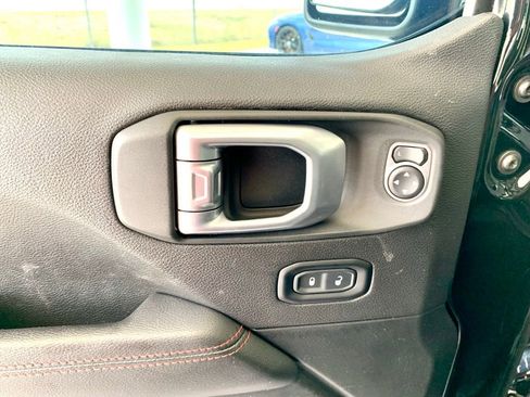 Used 2020 Jeep Gladiator Rubicon AWD/4WD image 13