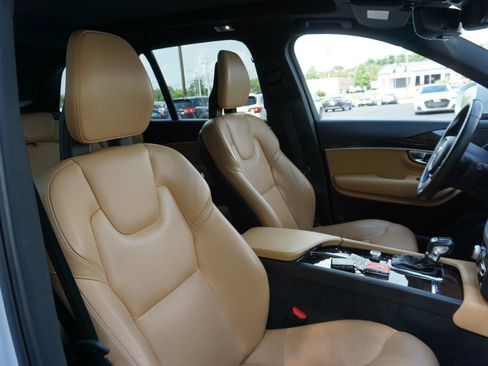 Used 2017 Volvo XC90 T6 Momentum w/ Vision Package AWD/4WD image 18
