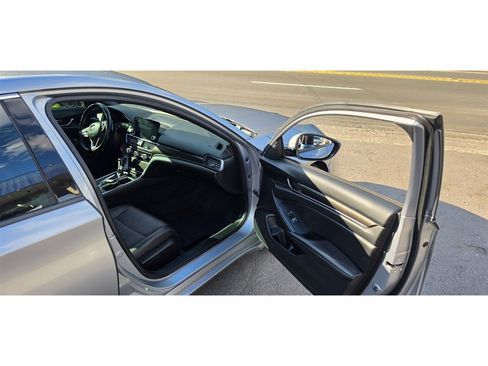 Used 2020 Honda Accord Sport image 9