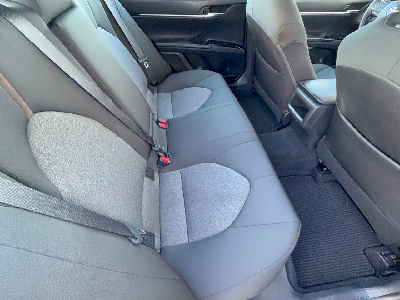 Used 2019 Toyota Camry LE FWD image 29