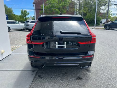 New 2025 Volvo XC60 B5 Ultra w/ Climate Package image 8