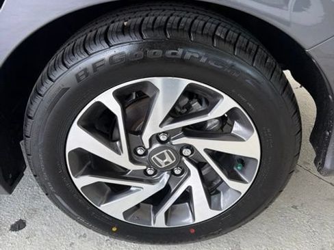 Used 2017 Honda Civic EX image 11