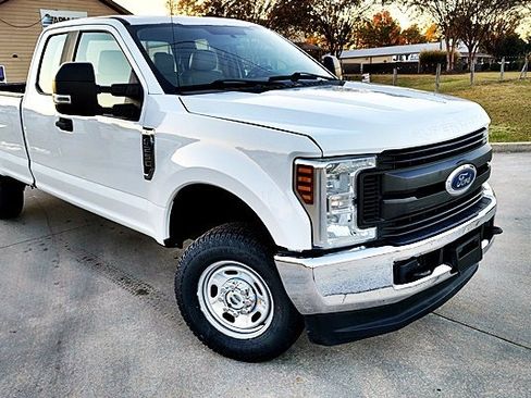 Used 2019 Ford F250 XL w/ XL Value Package image 4