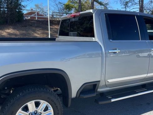 Used 2025 Chevrolet Silverado 2500 High Country w/ Technology Package image 9