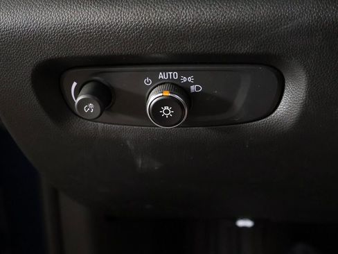 Used 2023 Chevrolet Traverse LT FWD image 40