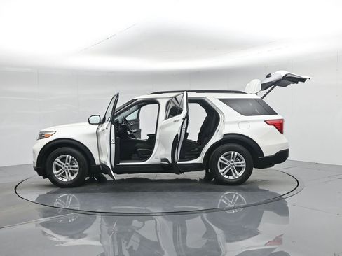 Certified 2023 Ford Explorer XLT image 39