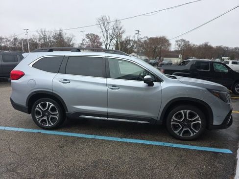 Used 2023 Subaru Ascent Limited w/ Technology Package image 3