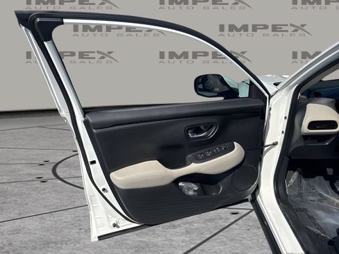 Used 2023 Honda HR-V LX image 23