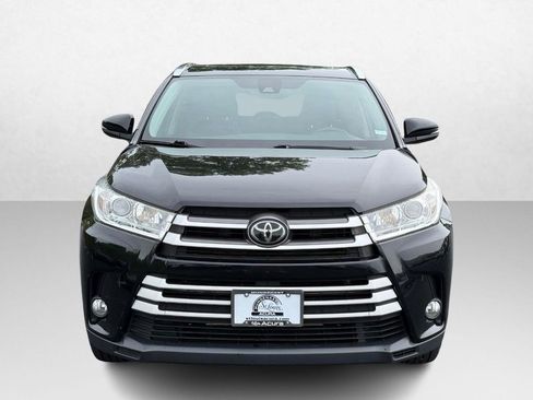 Used 2019 Toyota Highlander XLE AWD/4WD image 12