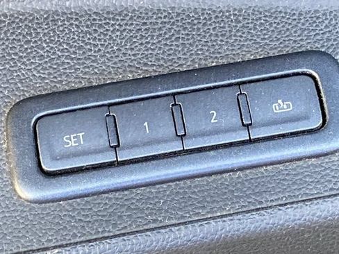 Used 2019 Chevrolet Tahoe LT w/ LT Midnight Edition AWD/4WD image 11