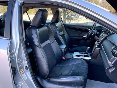 Used 2013 Toyota Camry SE w/ Leather Pkg image 8