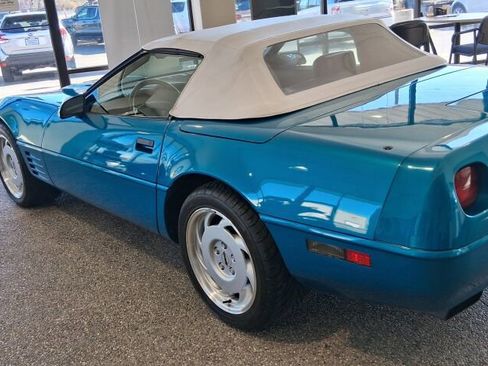 Used 1992 Chevrolet Corvette Convertible image 7