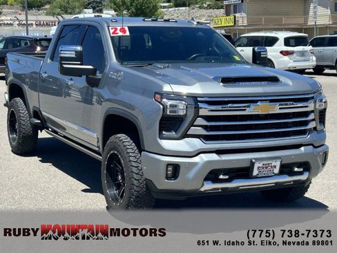 Used 2024 Chevrolet Silverado 3500 High Country w/ High Country Premium Package AWD/4WD image 1