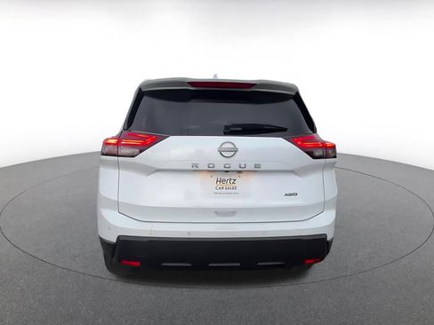 Used 2025 Nissan Rogue SV image 12