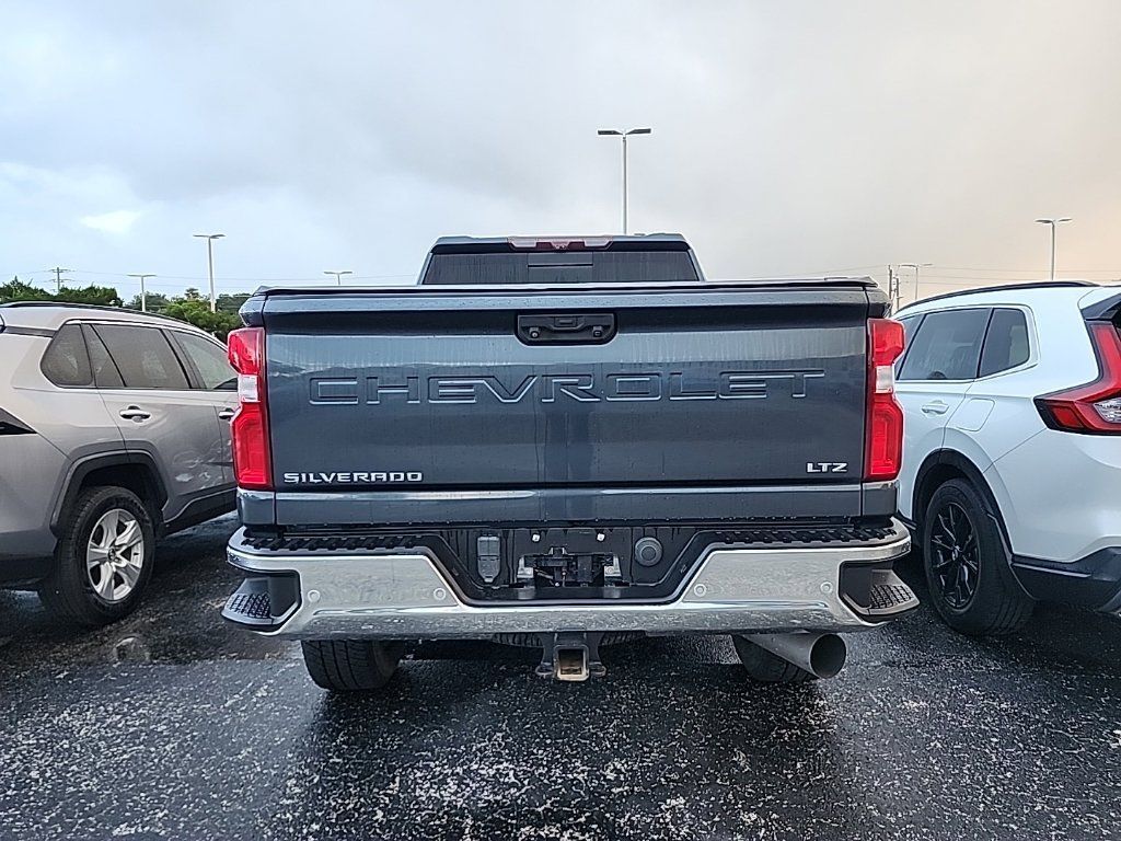 Used 2020 Chevrolet Silverado 2500 LTZ w/ LTZ Premium Package AWD/4WD image 4