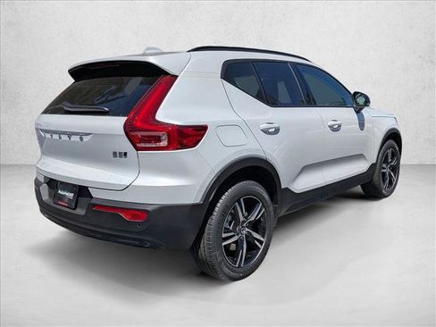 New 2026 Volvo XC40 B5 Core w/ Climate Package AWD/4WD image 2
