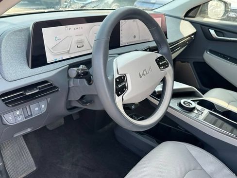 Used 2024 Kia EV6 Wind w/ Wind Technology Package AWD/4WD image 18