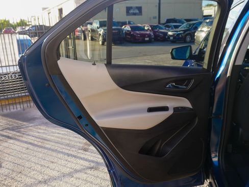 Used 2020 Chevrolet Equinox LT image 11