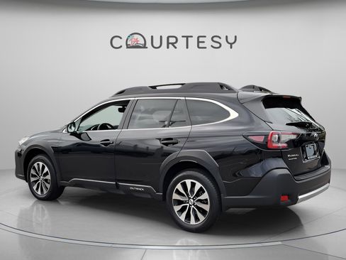 Used 2025 Subaru Outback Limited w/ Popular Package #2 image 3